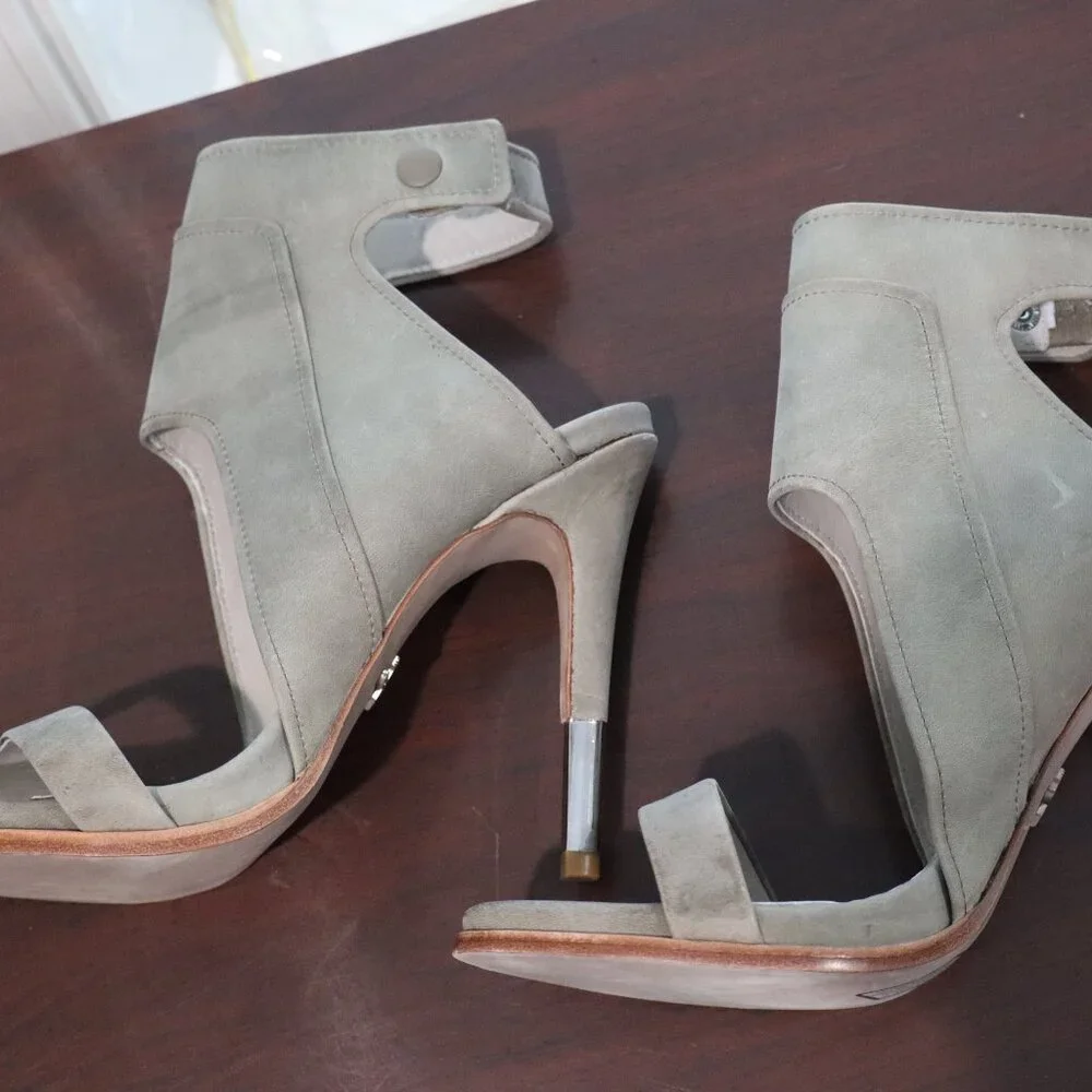 Pour La Victoire Women's Dress Heeled Sandal,Olive Green - Picture 4 of 4